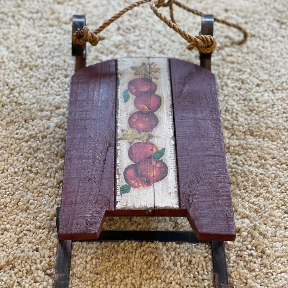 Apple sled Decoration